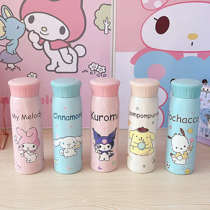 Sanrios Kawaii Мультфильм My Melody Kuromi Cinnamoroll помпон Пурины Pachacco изолирующая чашка аниме милая большая портативная чашка
Sanrios Kawaii Мультфильм My Melody Kuromi Cinnamoroll помпон Пурины Pachacco изолирующая чашка аниме милая большая портативная чашка