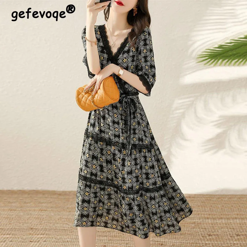 Summer Fashion French V-neck Lace Patchwork Belt Loose Printed Elegant Dresses for Women Casual Vintage Chic Midi Dress Vestidos
Summer Fashion French V-neck Lace Patchwork Belt Loose Printed Elegant Dresses for Women Casual Vintage Chic Midi Dress Vestidos