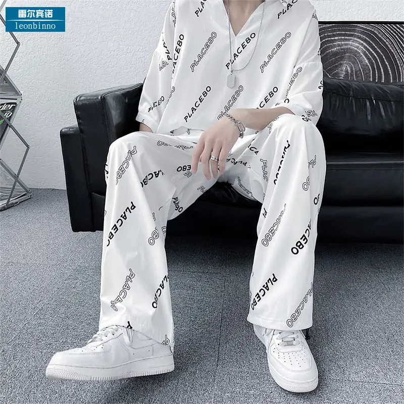 Suit men's summer thin ins trend V-neck short sleeve T-shirt loose texture ice two-piece set of sports pants men
Suit men's summer thin ins trend V-neck short sleeve T-shirt loose texture ice two-piece set of sports pants men