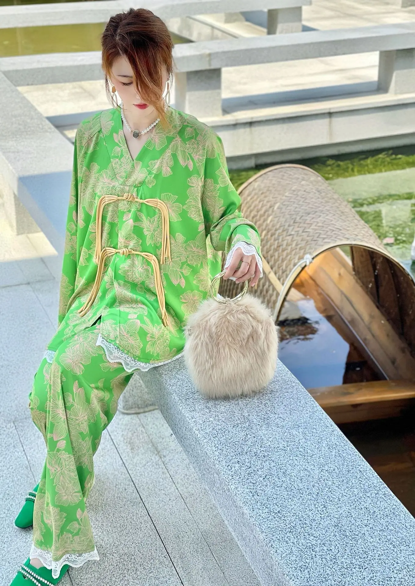 Green Floral Print Satin Women Pajamas Set Long Sleeve Wide Leg Tousers Silk Sleepwear for Female 2 Piece Pyjama Loungewear Home
Green Floral Print Satin Women Pajamas Set Long Sleeve Wide Leg Tousers Silk Sleepwear for Female 2 Piece Pyjama Loungewear Home