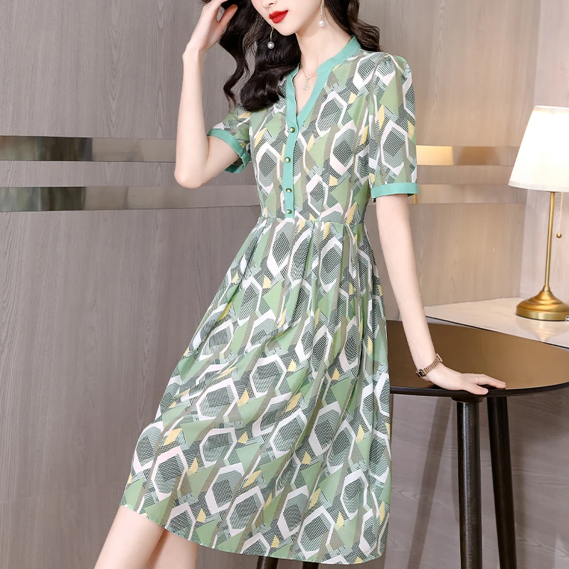 2022 Summer New Women's dress High quality high-end silk short sleeve fashion temperament silk silk floral lady dress
2022 Summer New Women's dress High quality high-end silk short sleeve fashion temperament silk silk floral lady dress