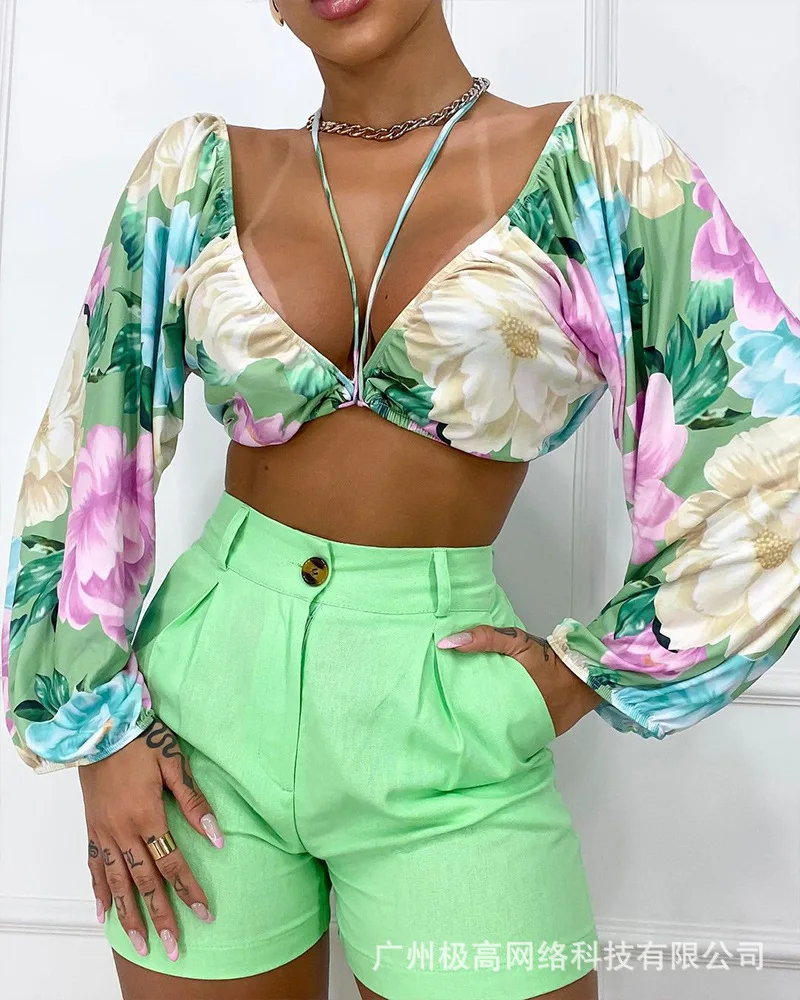 Women Print Tied Detail Crop Top & Shorts Set Women 2pcs Clothing Suit Long Sleeve V Neck Sexy Floral Top High Waist Shorts
Women Print Tied Detail Crop Top & Shorts Set Women 2pcs Clothing Suit Long Sleeve V Neck Sexy Floral Top High Waist Shorts