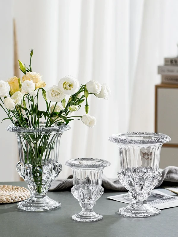 Retro creative light luxury wind lamp high foot glass vase transparent crystal flower arrangement Roman vase decoration
Retro creative light luxury wind lamp high foot glass vase transparent crystal flower arrangement Roman vase decoration