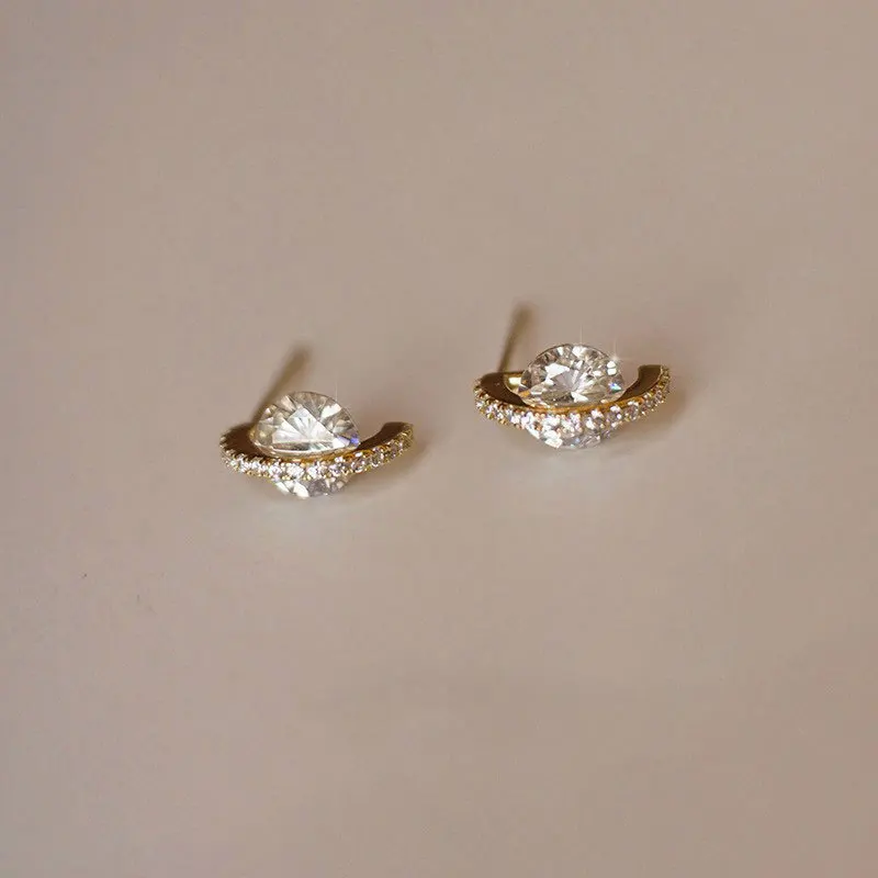 Gold Plated Sparkling Zircon Inlaid Planet Shaped Small Earrings for Women Simple Temperament Jewelry Accessories
Gold Plated Sparkling Zircon Inlaid Planet Shaped Small Earrings for Women Simple Temperament Jewelry Accessories
