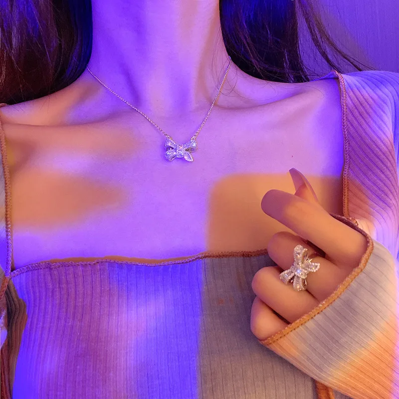 Jewellery South Luxury Minority Micro Inlaid Zircon Delicate Bow Set Titanium Steel Necklace Women Super Fairy Temperament
Jewellery South Luxury Minority Micro Inlaid Zircon Delicate Bow Set Titanium Steel Necklace Women Super Fairy Temperament