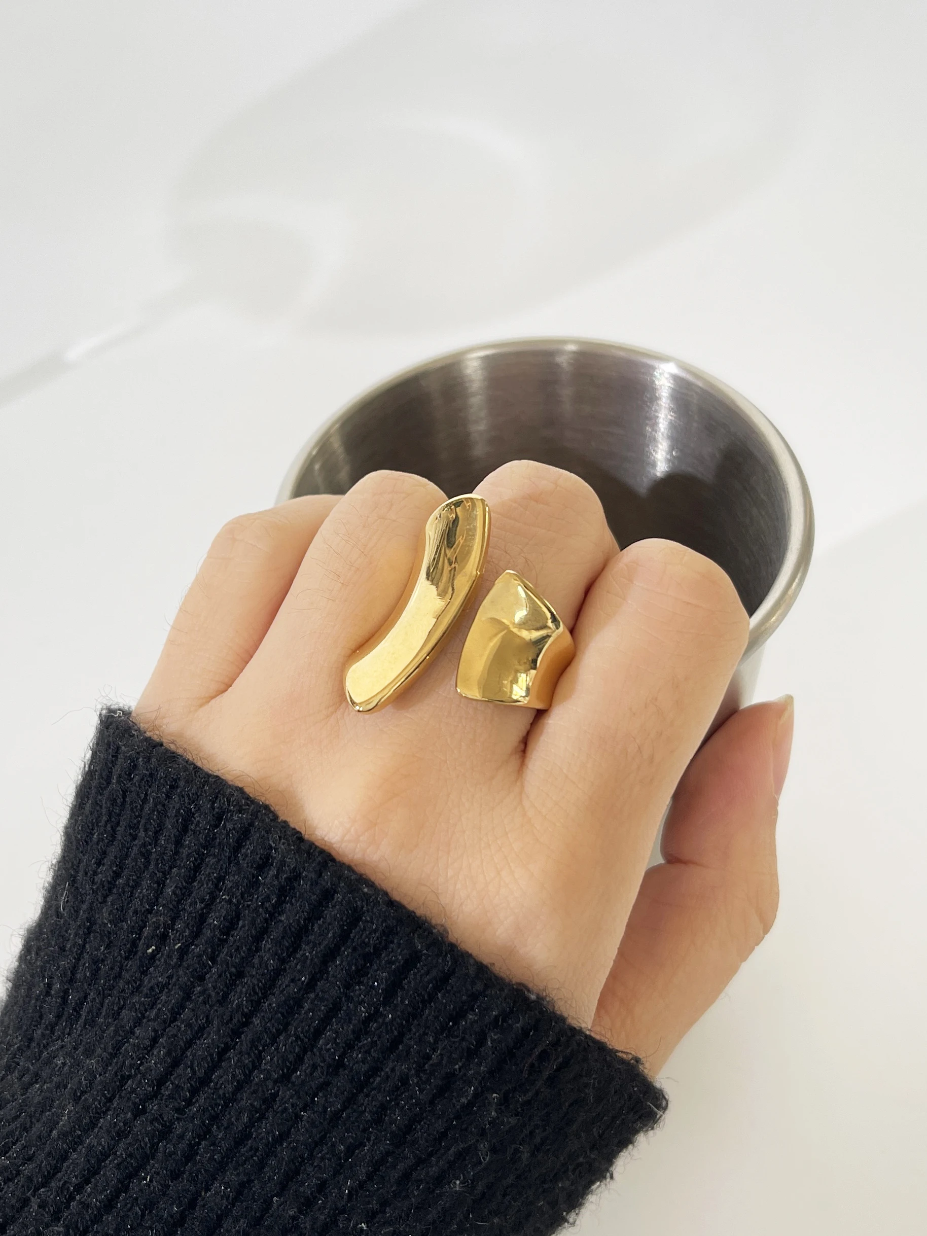 Monlansher Bold 18K Pvd Gold Plated Irregular Wide Open Ring for Lady Stainless Steel Non-Tarnish Chunky Statement Rings Jewelry
Monlansher Bold 18K Pvd Gold Plated Irregular Wide Open Ring for Lady Stainless Steel Non-Tarnish Chunky Statement Rings Jewelry