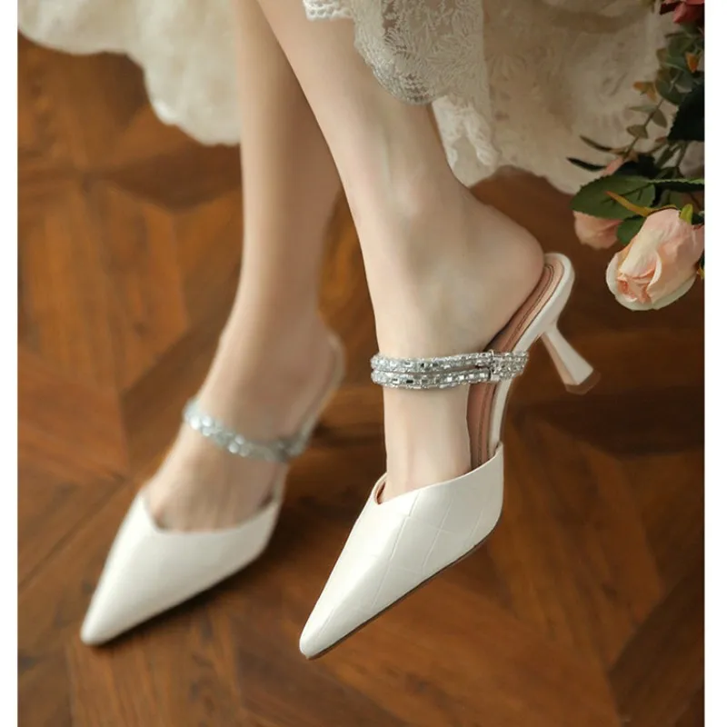 BCEBYL New Stiletto Pointed Rhinestone Chain Fashion Women's Shoes Shallow Mouth Sexy Elegant Banquet Party High Heels
BCEBYL New Stiletto Pointed Rhinestone Chain Fashion Women's Shoes Shallow Mouth Sexy Elegant Banquet Party High Heels