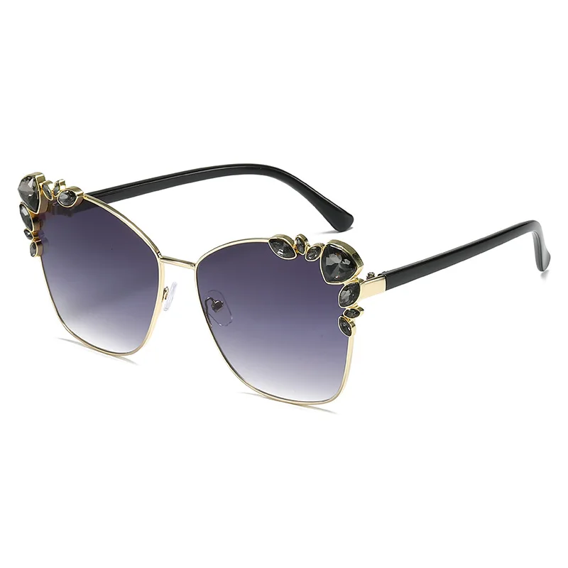 Stone Diamond 2023 Autumn New Personality Sunglasses Gray Cat Eye Hip Hop Glasses Fashion Diamond-encrusted Sunglasses Female
Stone Diamond 2023 Autumn New Personality Sunglasses Gray Cat Eye Hip Hop Glasses Fashion Diamond-encrusted Sunglasses Female