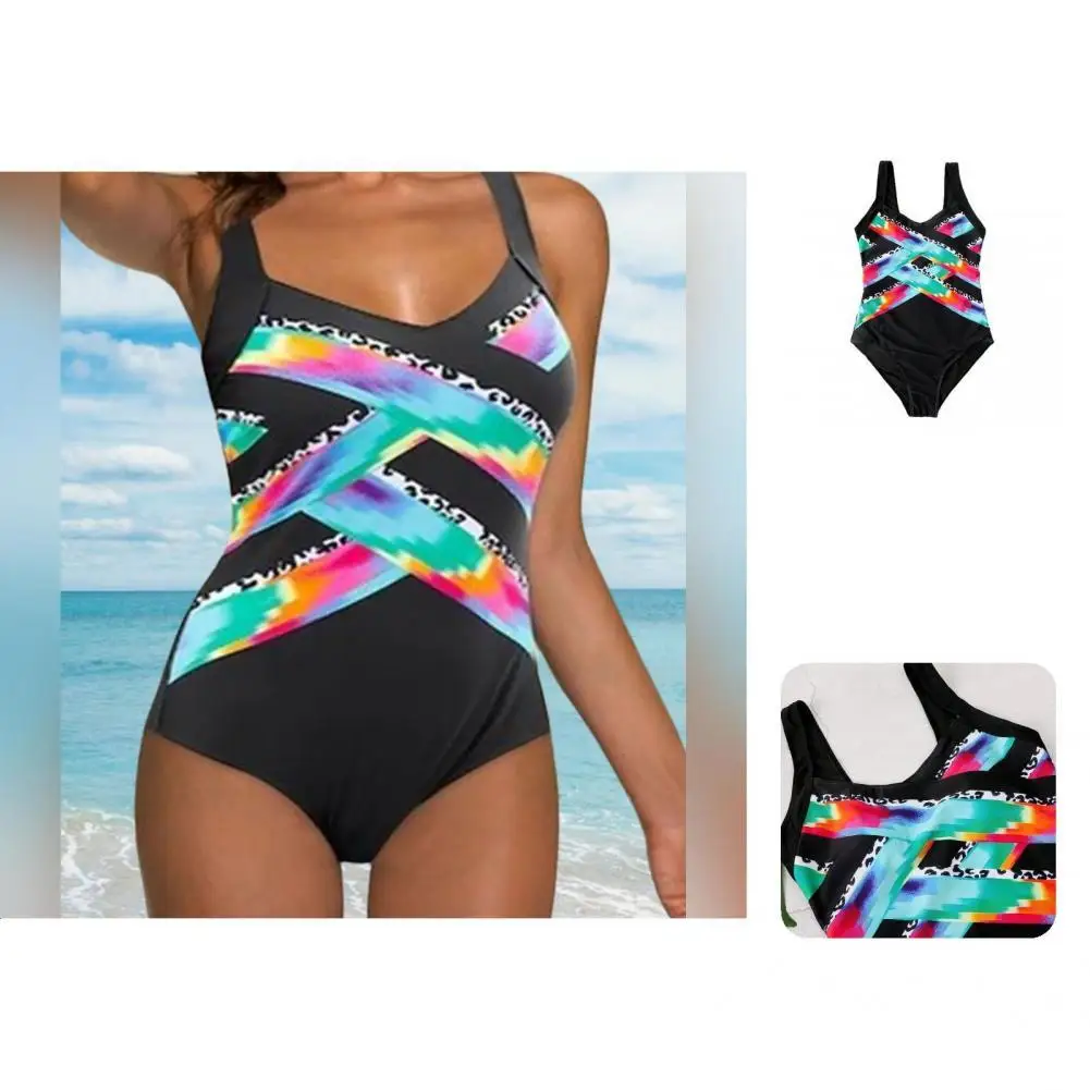 Привлекательный купальник, обтягивающий эластичный монокини с цветными вставками
Привлекательный купальник, обтягивающий эластичный монокини с цветными вставками