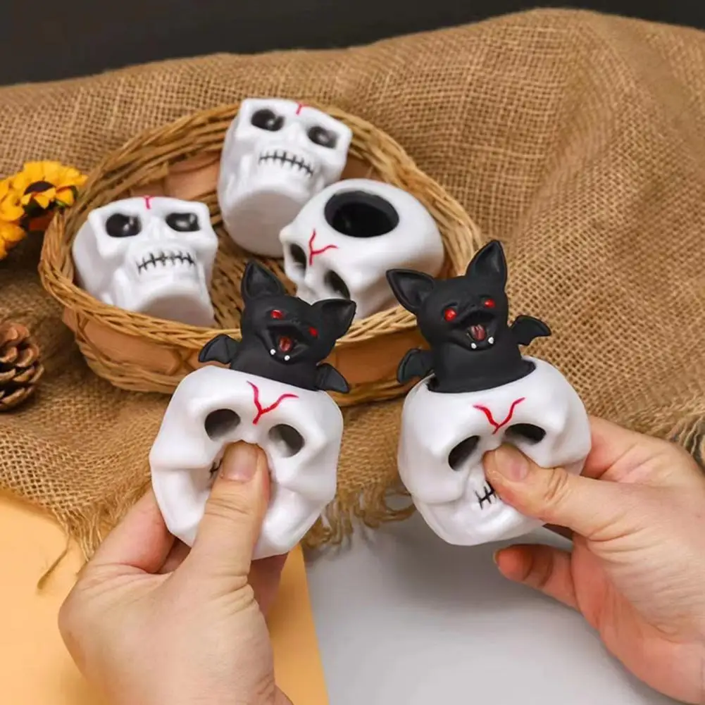 Halloween Bat Pinch Toy Decompression Stress Relief Spoof Halloween Trick Toy Skull Squeeze Fidget Toy Children Birthday Gift
Halloween Bat Pinch Toy Decompression Stress Relief Spoof Halloween Trick Toy Skull Squeeze Fidget Toy Children Birthday Gift
