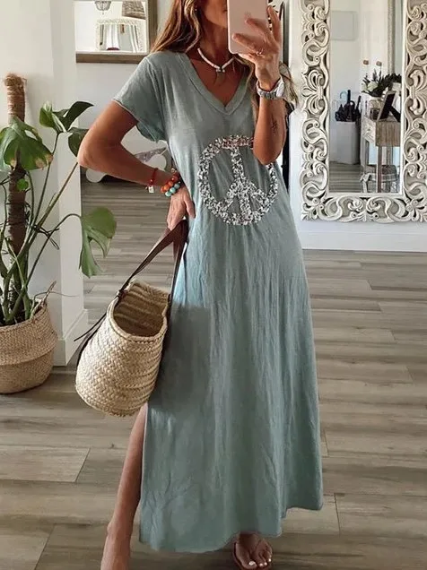 Женское платье с коротким рукавом, V-образным вырезом и принтом
Женское платье с коротким рукавом, V-образным вырезом и принтом