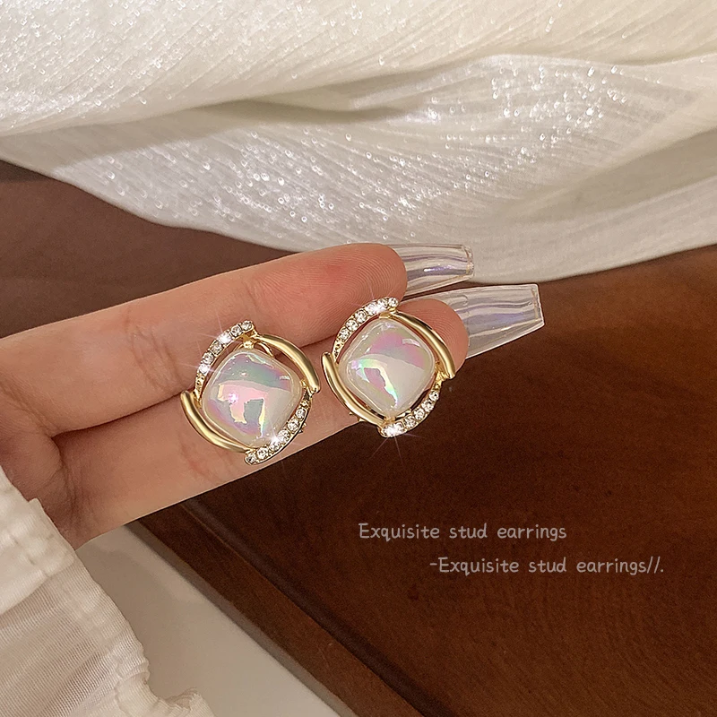2022 New Trend Mermaid Pearl Geometric Square Rhinestone Pearl Earrings Women's Gift Summer Party Luxury Jewelry Accessories
2022 New Trend Mermaid Pearl Geometric Square Rhinestone Pearl Earrings Women's Gift Summer Party Luxury Jewelry Accessories