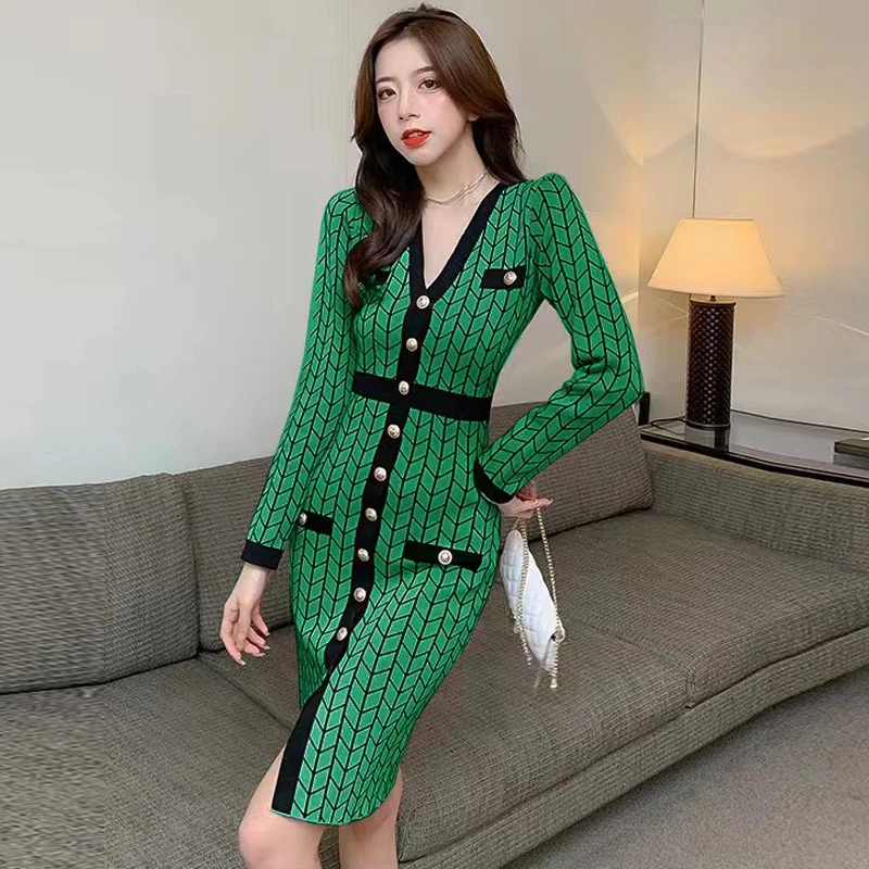 Women Plaid Knitted Dress Long Sleeve V Neck Single Breasted Slim Sheath Dresses Autumn Winter Bodycon Sweater Dress
Women Plaid Knitted Dress Long Sleeve V Neck Single Breasted Slim Sheath Dresses Autumn Winter Bodycon Sweater Dress