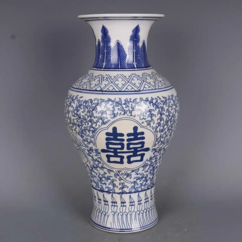 Chinese Blue and White Porcelain Qing Qianlong Flowers & Double blessing Design Vase 13.0 inch
Chinese Blue and White Porcelain Qing Qianlong Flowers & Double blessing Design Vase 13.0 inch