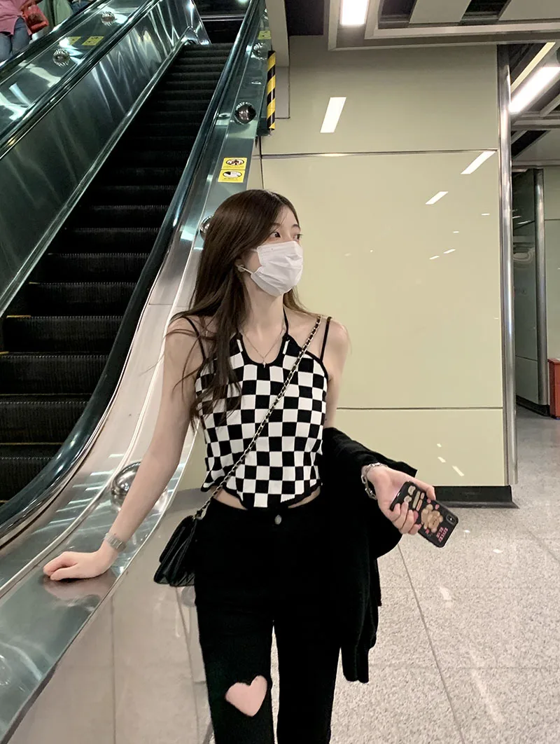 GBG1842 Spice Girl Design Long Sleeve Cardigan Black and White Plaid Knitted Vest Love Jeans Autumn 2022 New Set
GBG1842 Spice Girl Design Long Sleeve Cardigan Black and White Plaid Knitted Vest Love Jeans Autumn 2022 New Set