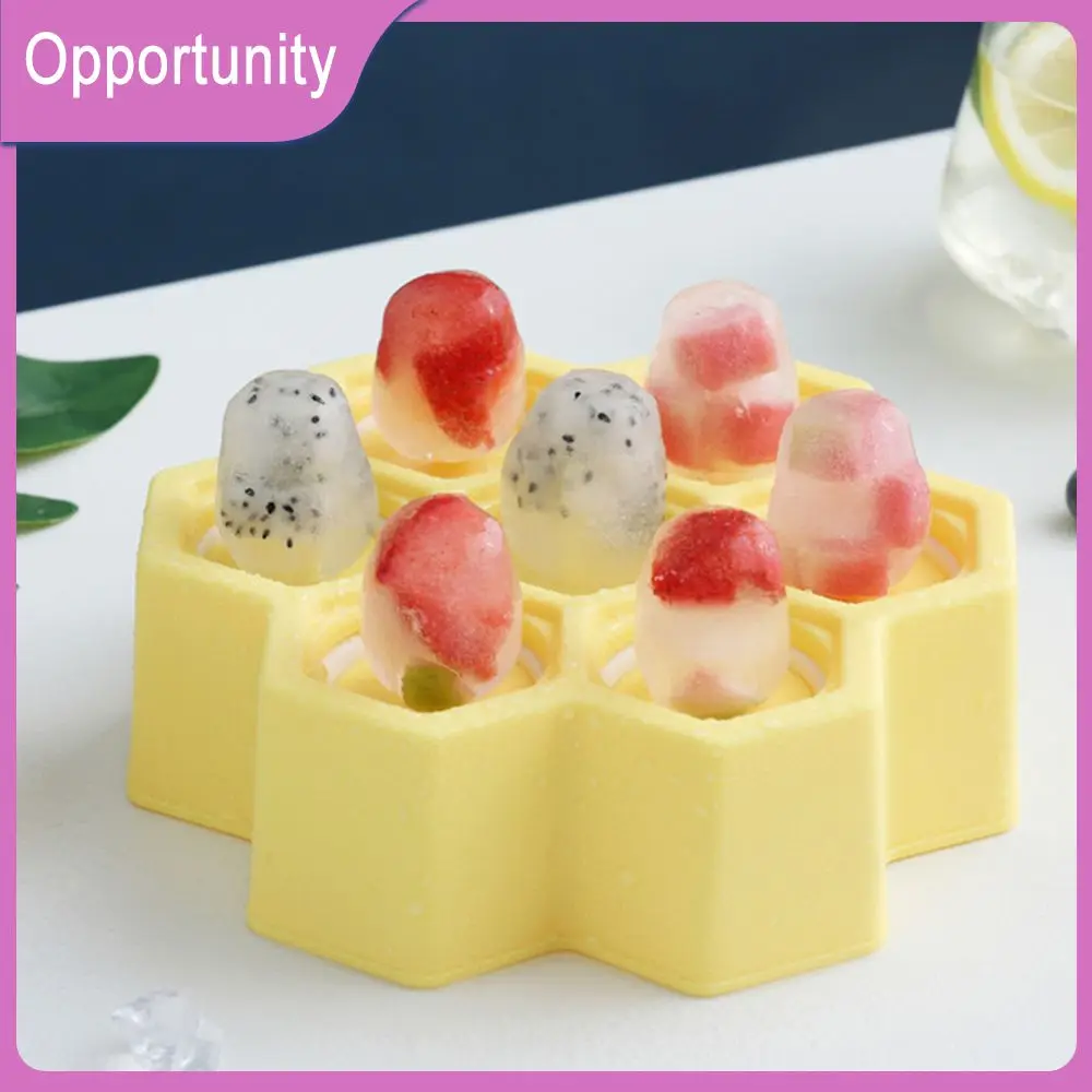 Creative Honeycomb Household Ice Tray Household Ice Cream Anti-drop Ice Mold Reusable Popsicle Lattice Kitchen Tools Ice Lattice
Creative Honeycomb Household Ice Tray Household Ice Cream Anti-drop Ice Mold Reusable Popsicle Lattice Kitchen Tools Ice Lattice