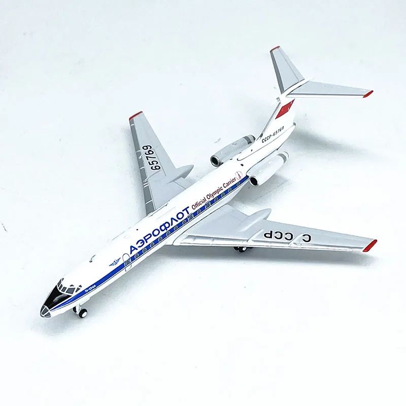 Diecast 1/400 Scale TU-134A CCCP-65769 Russia Aeroflot Airlines Plane Model Alloy with Landing Gear Aircraft collectible Toy
Diecast 1/400 Scale TU-134A CCCP-65769 Russia Aeroflot Airlines Plane Model Alloy with Landing Gear Aircraft collectible Toy