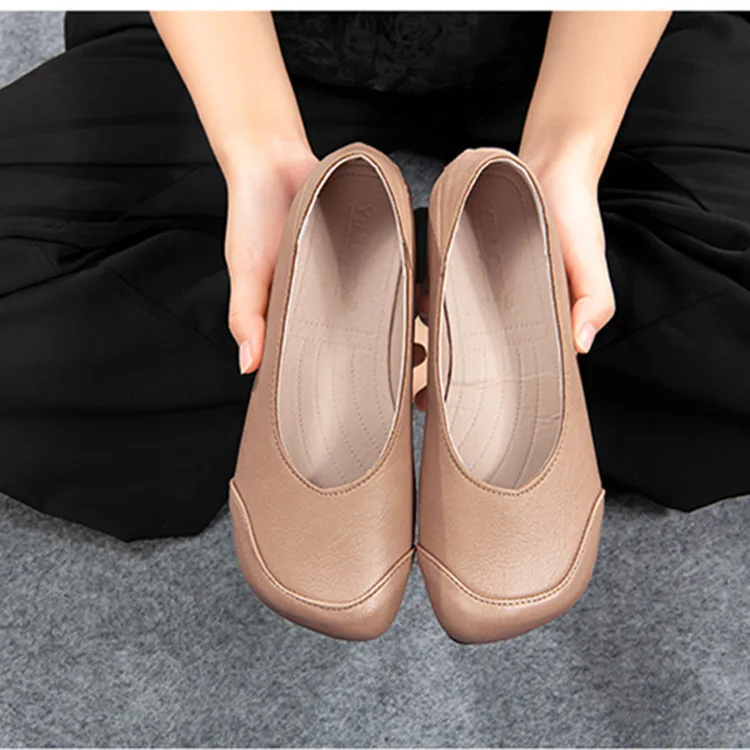 Women Soft Leather Shoes Round Toe Shallow Comfortable Flats Female Retro Mother Shoes Travel Single Casual Shoes
Women Soft Leather Shoes Round Toe Shallow Comfortable Flats Female Retro Mother Shoes Travel Single Casual Shoes
