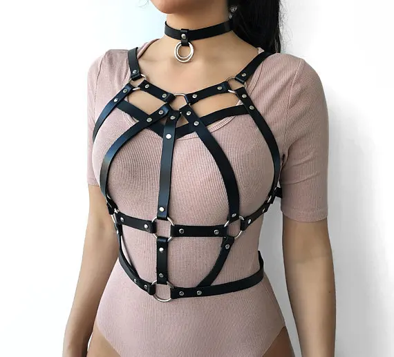 Leather Metal Rivets O Rings Garter Belt Women Sexy Punk Body Harness Bondage Night Club Party Cage Bra Garter Tops
Leather Metal Rivets O Rings Garter Belt Women Sexy Punk Body Harness Bondage Night Club Party Cage Bra Garter Tops