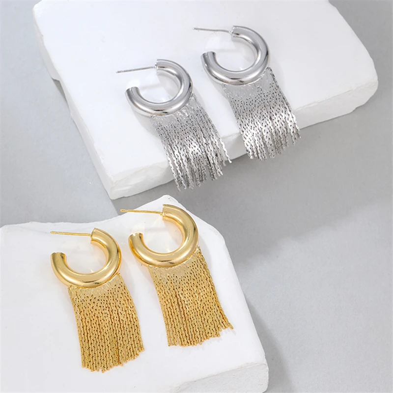 European And American Trend New Copper Metal Design Sense Fringe Earrings For Women Fashion Retro Style Girl Jewelry Gifts
European And American Trend New Copper Metal Design Sense Fringe Earrings For Women Fashion Retro Style Girl Jewelry Gifts