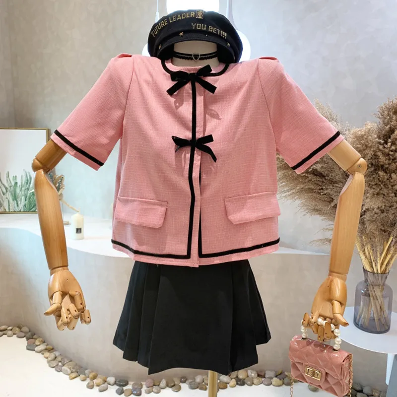 New Women's Clothing 2022 Summer Fashion suit pink Tweed bow short thin coat top Pleated skirt two piece set 
New Women's Clothing 2022 Summer Fashion suit pink Tweed bow short thin coat top Pleated skirt two piece set