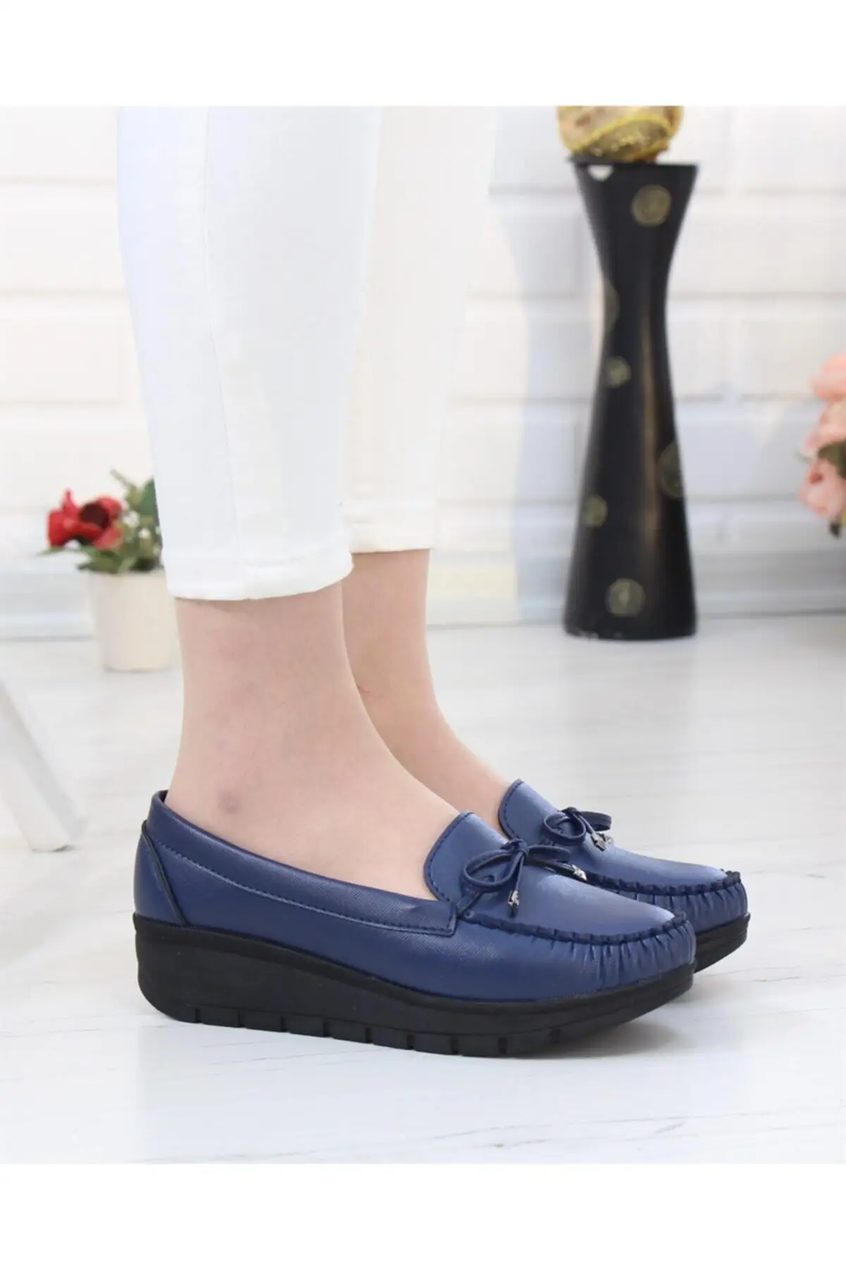 Women Flats Shoes Neyna Navy Blue Bow Daily Wedge Heel Shoes Fashion Flats For Ladies Casual swimwear
Women Flats Shoes Neyna Navy Blue Bow Daily Wedge Heel Shoes Fashion Flats For Ladies Casual swimwear