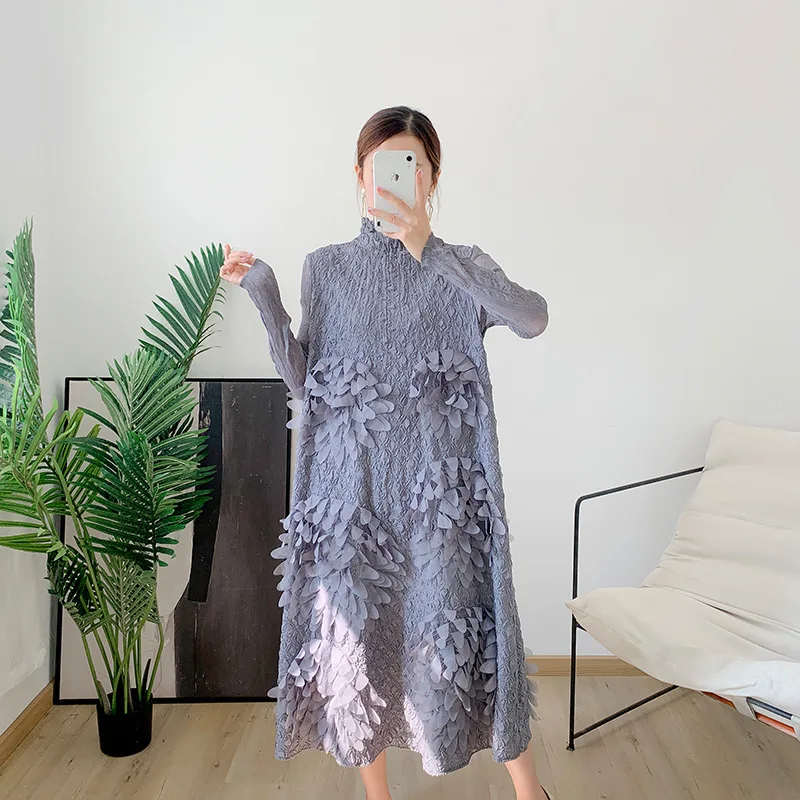 Miyake Pleated Dress Women Turtleneck Elegant Floral 3D Seven Sleeve Slim Casual Solid Over Knee 2022 New Autumn Fashion Dress
Miyake Pleated Dress Women Turtleneck Elegant Floral 3D Seven Sleeve Slim Casual Solid Over Knee 2022 New Autumn Fashion Dress