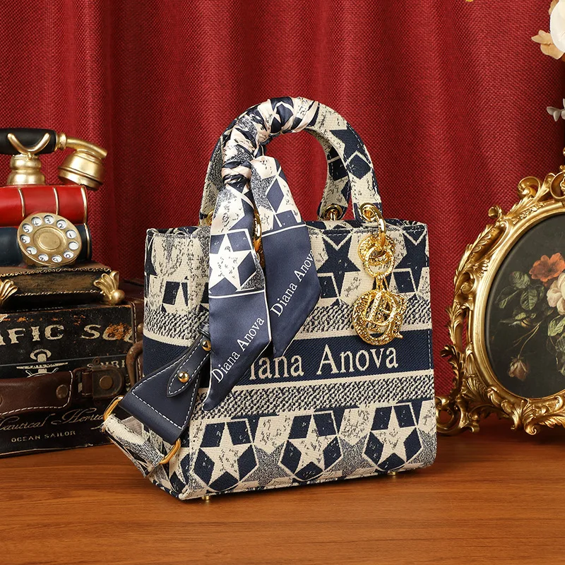 New Handbag In Autumn Winter 2023 New Retro National Style Printed One-shoulder Diagonal Bag, Classic Temperament Handbag
New Handbag In Autumn Winter 2023 New Retro National Style Printed One-shoulder Diagonal Bag, Classic Temperament Handbag