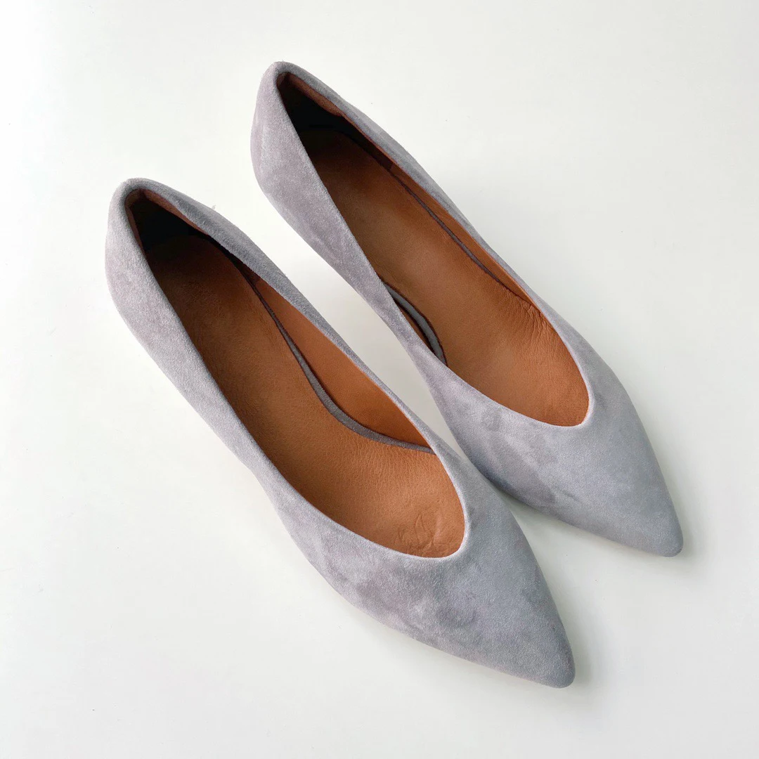 Donna-in 2022 New Spring Lavender Sheep Suede Med Kitten Heel Pumps Women Elegant Pointed Toe Office Lady Shoes Designer OOTD
Donna-in 2022 New Spring Lavender Sheep Suede Med Kitten Heel Pumps Women Elegant Pointed Toe Office Lady Shoes Designer OOTD