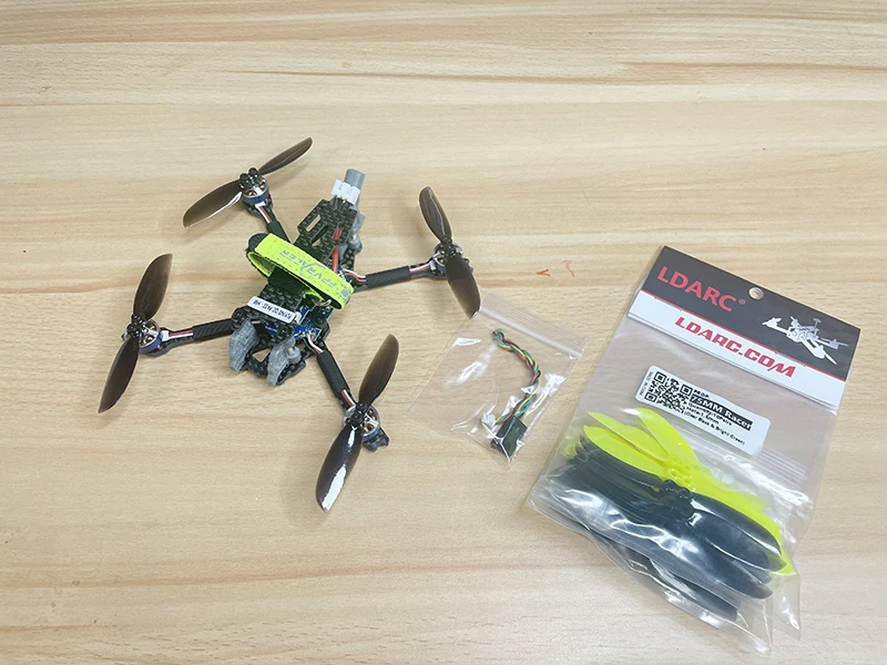 LDARC MR132 PNP 2,3 дюймов зубочистка FPV гоночный Дрон XT1103-6500KV двигатель/F3 управление полетом/4в1 10A ESC
LDARC MR132 PNP 2,3 дюймов зубочистка FPV гоночный Дрон XT1103-6500KV двигатель/F3 управление полетом/4в1 10A ESC