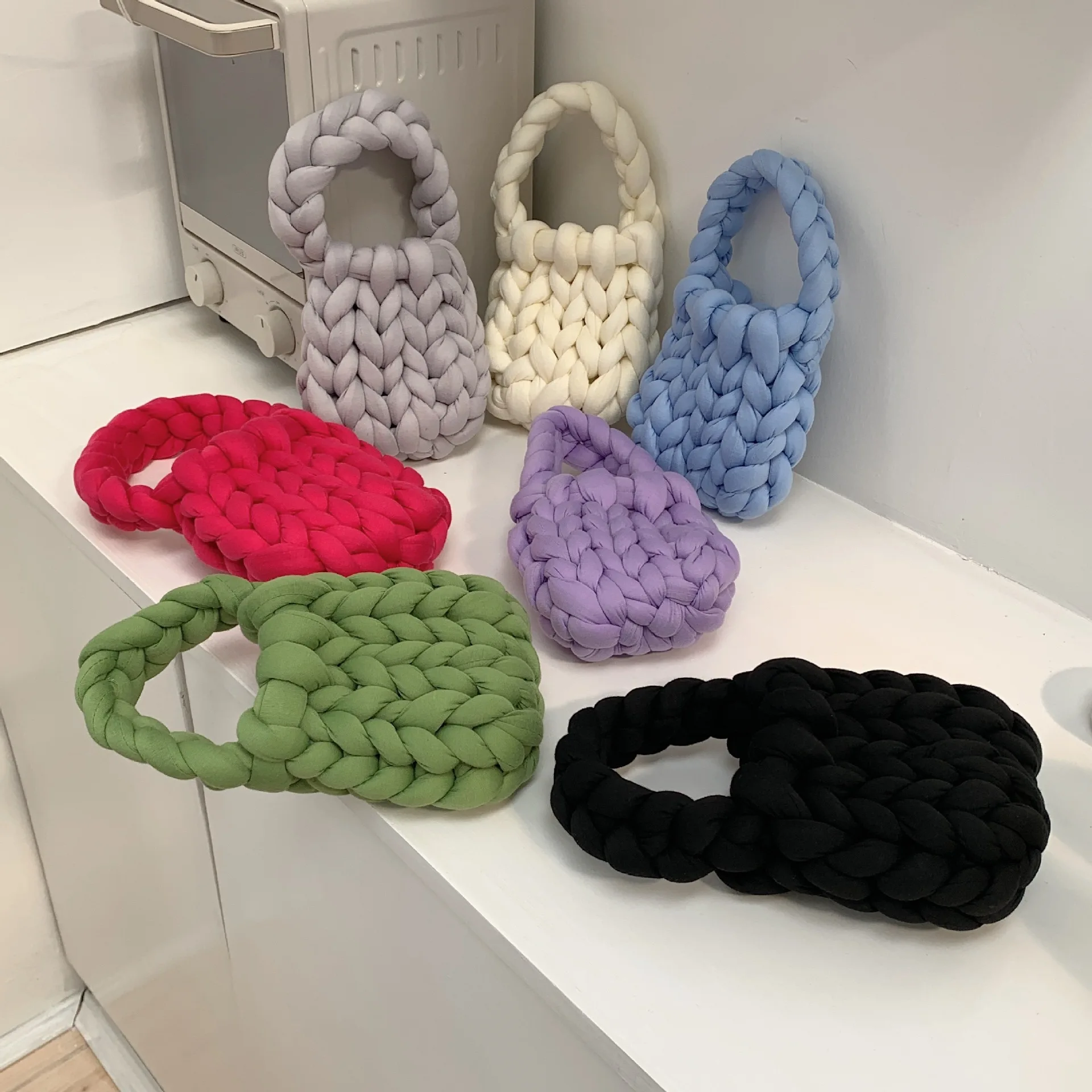 New Design Hollow Out Basket Bag Female Candy Color hand made Knitting Bag Fashion Trend Woven Bag All-match Handbag
New Design Hollow Out Basket Bag Female Candy Color hand made Knitting Bag Fashion Trend Woven Bag All-match Handbag