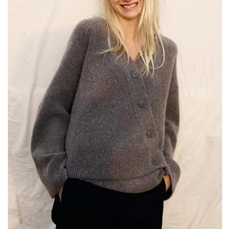 Ladies V-neck Asymmetrical Slant Button Sweater Coat Autumn Women's Simple Commuter Loose Long Sleeve Knitted Cardigan
Ladies V-neck Asymmetrical Slant Button Sweater Coat Autumn Women's Simple Commuter Loose Long Sleeve Knitted Cardigan