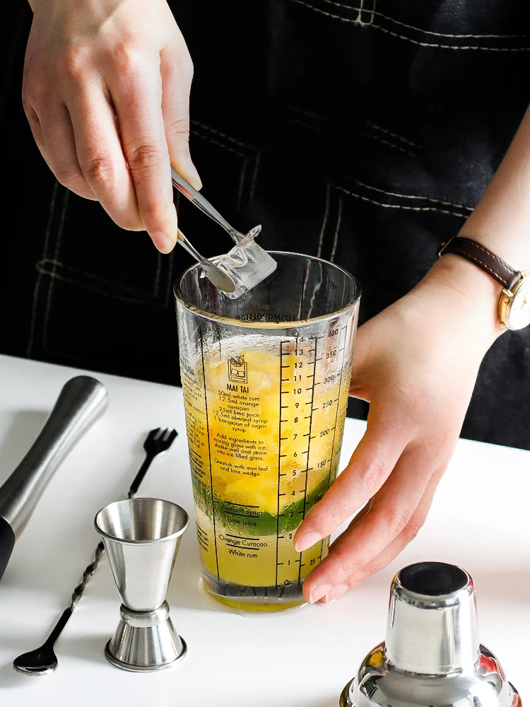 400ML Cocktail Shaker Transparent Scale Bar Shakers Cup Wine Mixing Fruit Juice Cup Water Bottle Stainless Steel Bartender Tools
400ML Cocktail Shaker Transparent Scale Bar Shakers Cup Wine Mixing Fruit Juice Cup Water Bottle Stainless Steel Bartender Tools