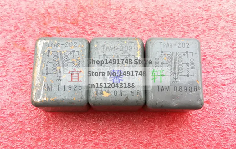 1pcs used product Pomo alloy audio isolating transformer from Japan, canned isolating cattle 600:600
1pcs used product Pomo alloy audio isolating transformer from Japan, canned isolating cattle 600:600