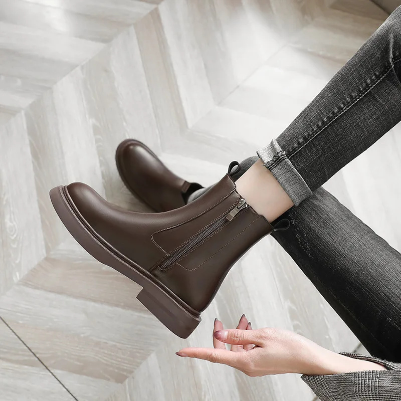 Autumn and Winter Women's Pu Leather Platform Ankle Boots Low Heel Chelsea Boots Womens Side Zipper Thick Bottom Boots
Autumn and Winter Women's Pu Leather Platform Ankle Boots Low Heel Chelsea Boots Womens Side Zipper Thick Bottom Boots