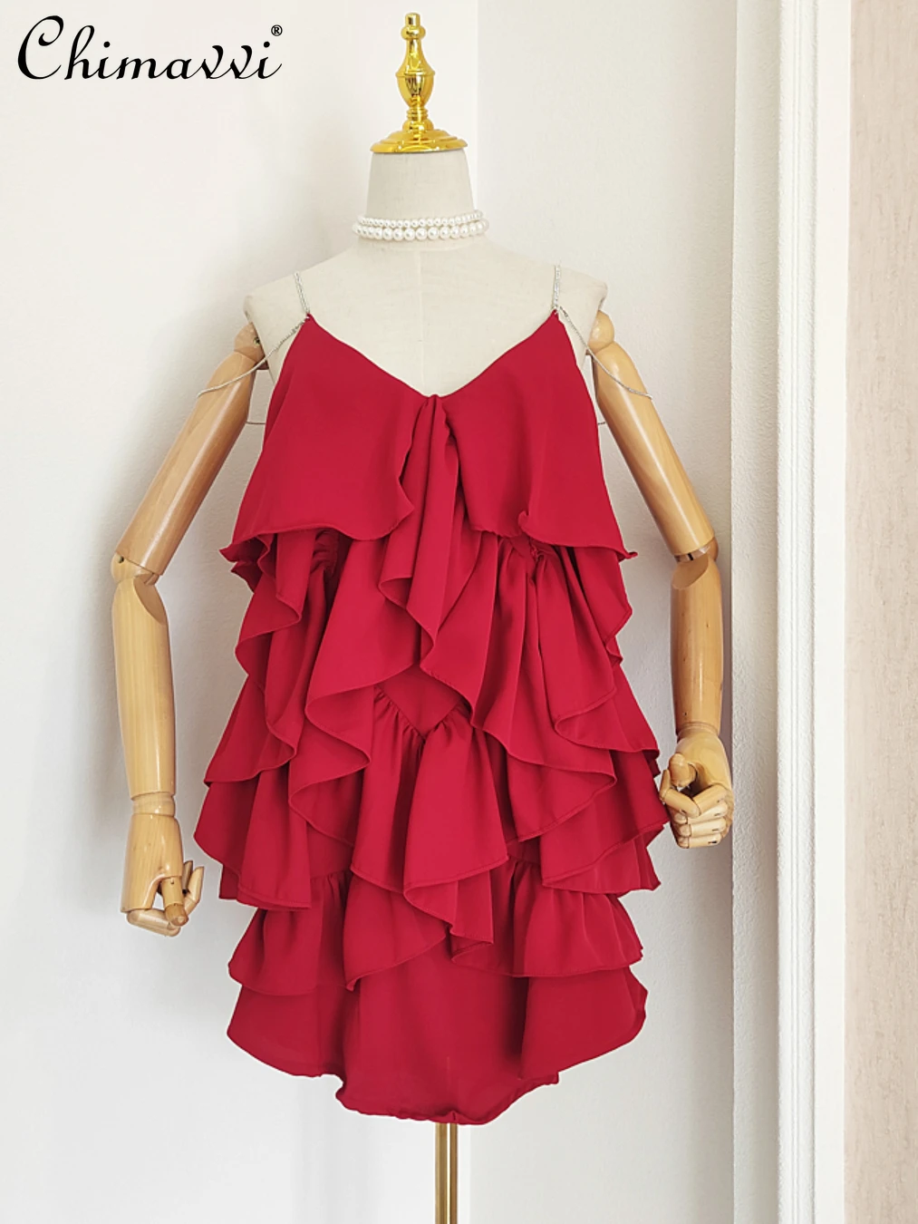 2022 Summer Dresses New French Fashion Sexy Ruffles Layered Diamond Strap Solid Color Dress Loose Slim Short Temperamental Dress
2022 Summer Dresses New French Fashion Sexy Ruffles Layered Diamond Strap Solid Color Dress Loose Slim Short Temperamental Dress