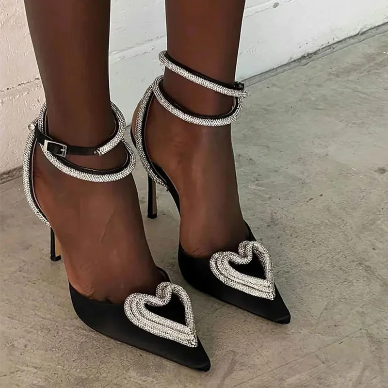 Pointed toe comfortable high-heeled shoes with thin heels summer love rhinestone women's shoes Baotou satin women's shoes
Pointed toe comfortable high-heeled shoes with thin heels summer love rhinestone women's shoes Baotou satin women's shoes