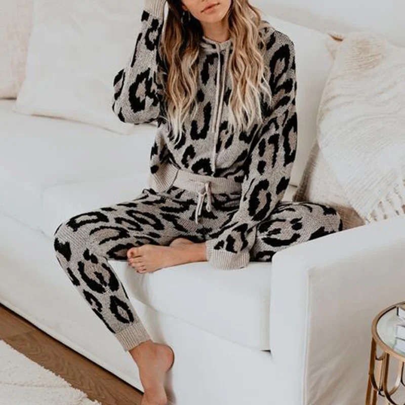 2021 New Fall Women's Leopard Hooded 2 Piece Set Full Sleeve Long Pants Drawstring Home Sets Female Casual Ladies Tracksuit
2021 New Fall Women's Leopard Hooded 2 Piece Set Full Sleeve Long Pants Drawstring Home Sets Female Casual Ladies Tracksuit