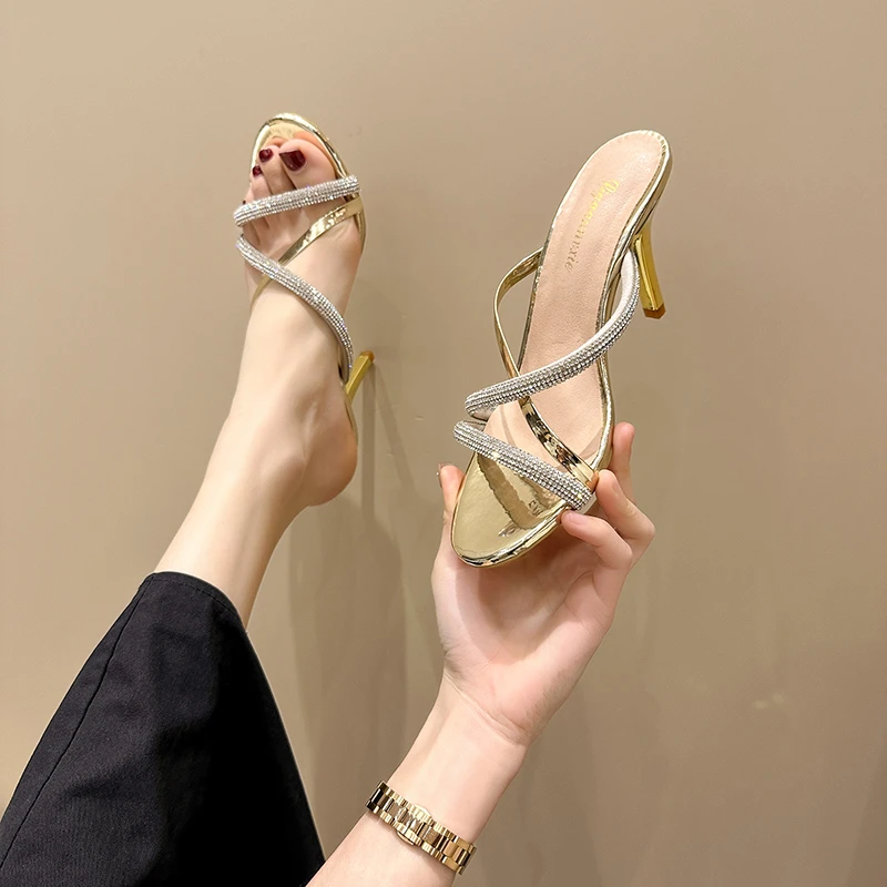 Women's High-heeled 2023 New Fashion All-match Solid Color Rhinestone Stiletto Open-toed Women's Shoes Summer New Slippers
Women's High-heeled 2023 New Fashion All-match Solid Color Rhinestone Stiletto Open-toed Women's Shoes Summer New Slippers
