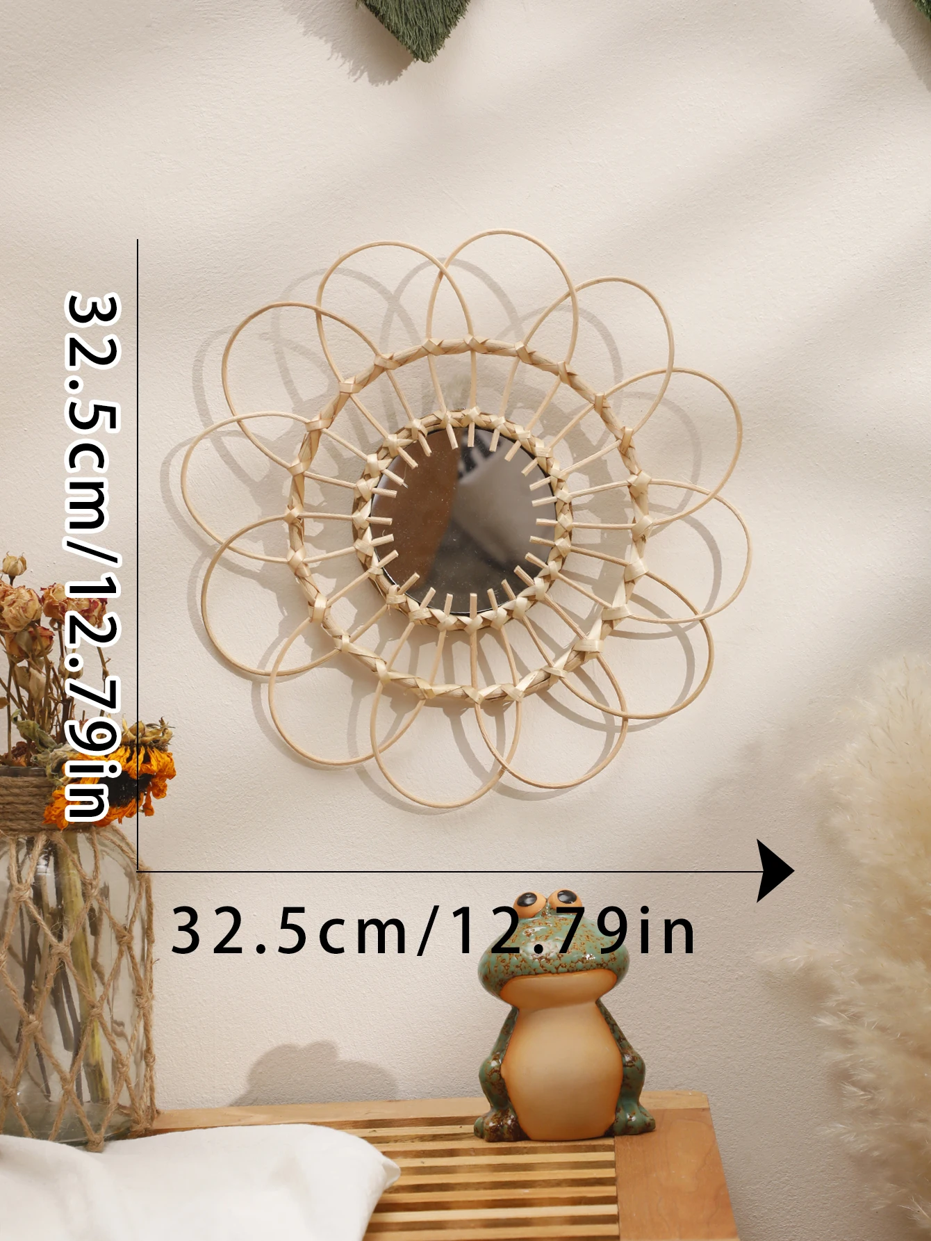 Декоративное зеркало из бамбука
Декоративное зеркало из бамбука