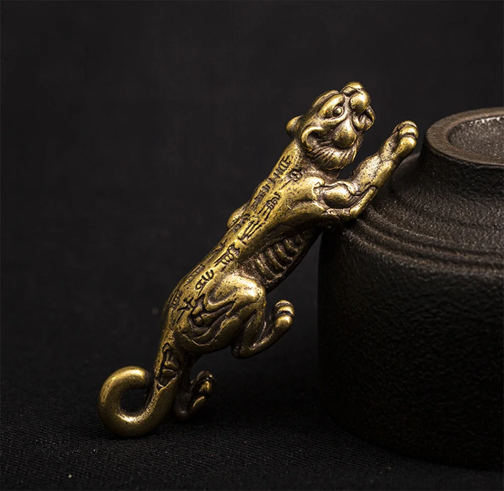 Pure Copper Zodiac Animal Roller Tiger Figurines Ornament Solid Brass Lucky North-east China Tigers Miniature Desktop Home Decor
Pure Copper Zodiac Animal Roller Tiger Figurines Ornament Solid Brass Lucky North-east China Tigers Miniature Desktop Home Decor