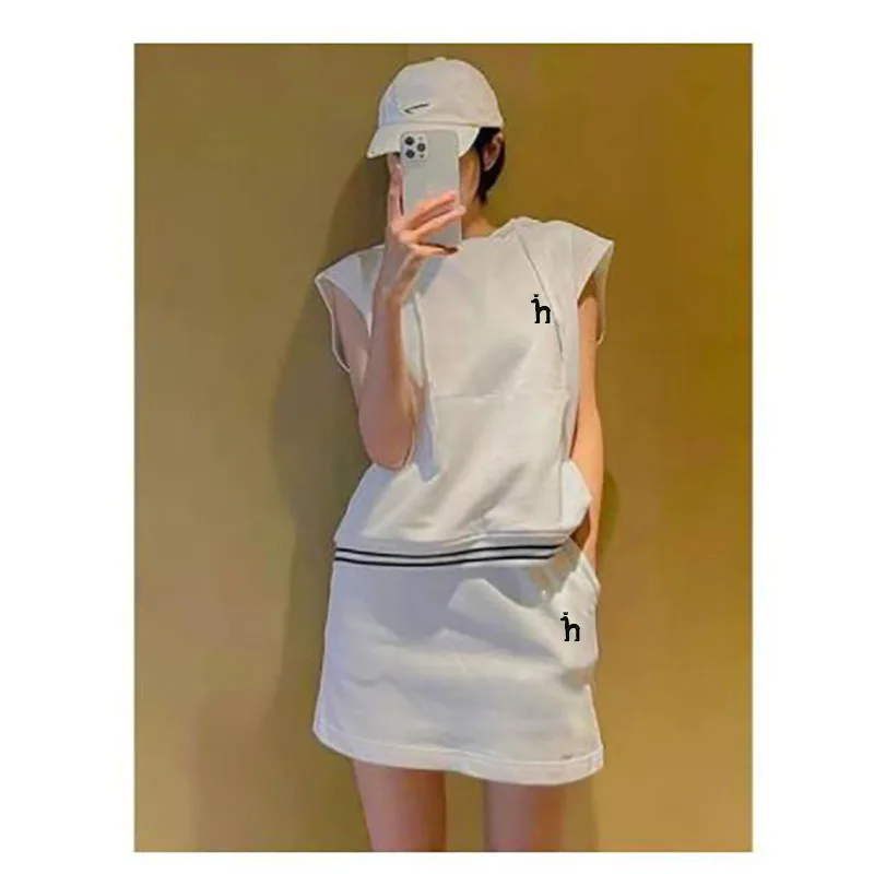 Women Sets HAZZYS Brand Embroidery Logo Hooded T-Shirt and Shorts 2-piece Set Summer Fashion Casual Short Sleeve Tops Tees
Women Sets HAZZYS Brand Embroidery Logo Hooded T-Shirt and Shorts 2-piece Set Summer Fashion Casual Short Sleeve Tops Tees