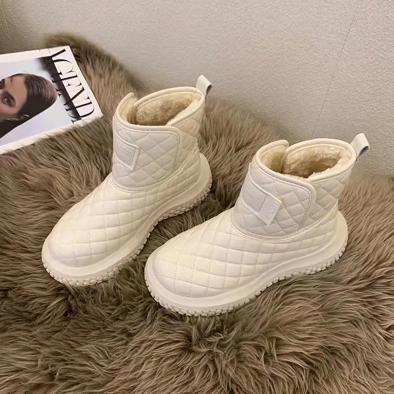 Women's Boots Winter 2022 New Non-Slip Soft Soled Snow Boots Waterproof Solid Color Warm, Wear Resistant, Short Boots
Women's Boots Winter 2022 New Non-Slip Soft Soled Snow Boots Waterproof Solid Color Warm, Wear Resistant, Short Boots