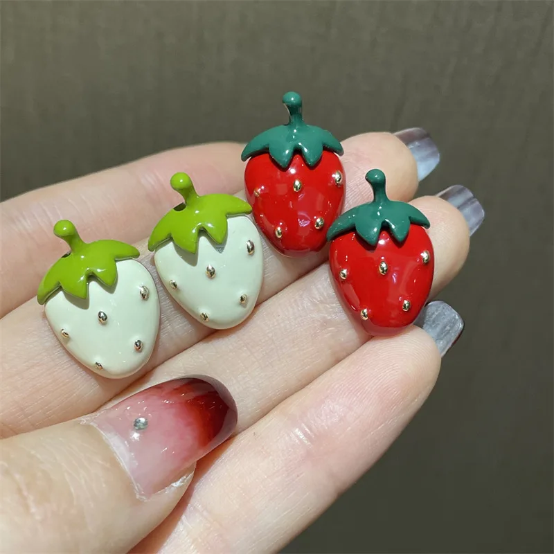 Spring New Sweet Jewelry Fruit Strawberry Stud Earrings For Girls Lovely Ear Accessories Fashion boucle oreille femme
Spring New Sweet Jewelry Fruit Strawberry Stud Earrings For Girls Lovely Ear Accessories Fashion boucle oreille femme