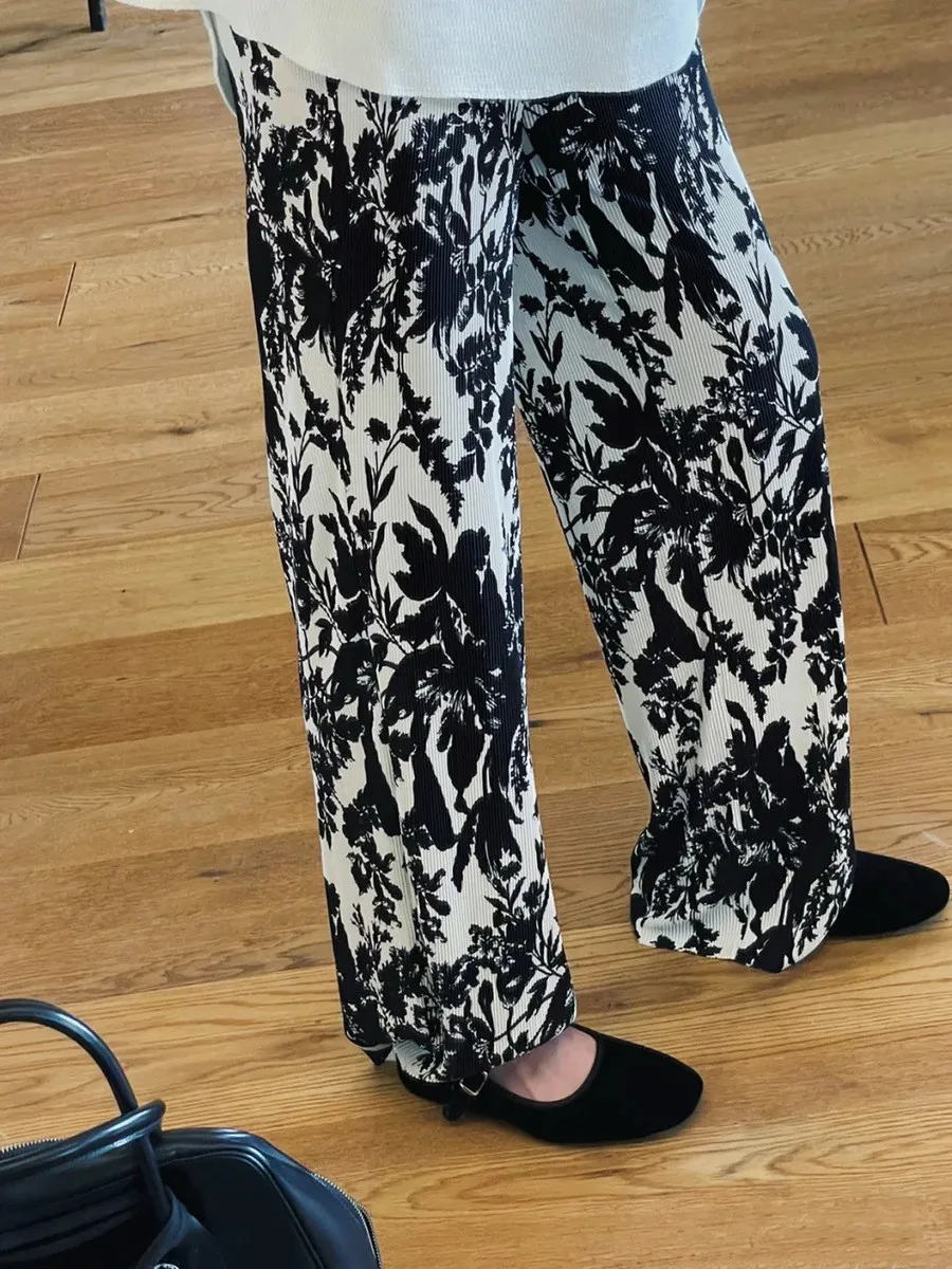2022 Summer New Women's Casual Wide-Leg Pants Elastic Waist Tree Reflection Print Straight Comfortable Trousers
2022 Summer New Women's Casual Wide-Leg Pants Elastic Waist Tree Reflection Print Straight Comfortable Trousers
