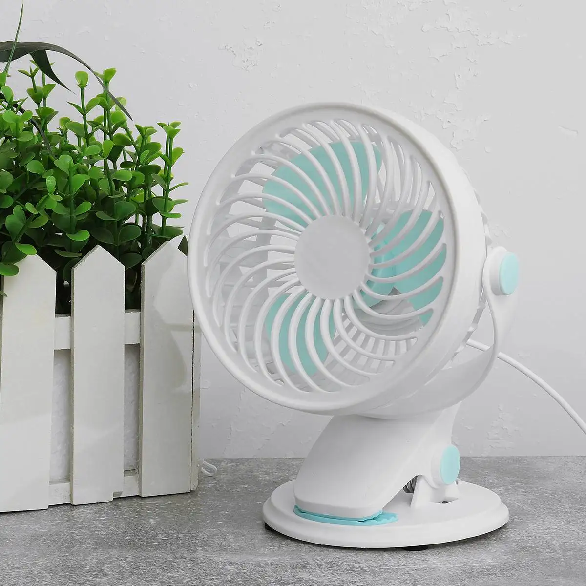 5 Inch Camping Mini Fan 2 Gear 360° Rotation Portable Travel Air Cooler Rechargeable USB Clip On Mini Desk Fan Car Fan
5 Inch Camping Mini Fan 2 Gear 360° Rotation Portable Travel Air Cooler Rechargeable USB Clip On Mini Desk Fan Car Fan