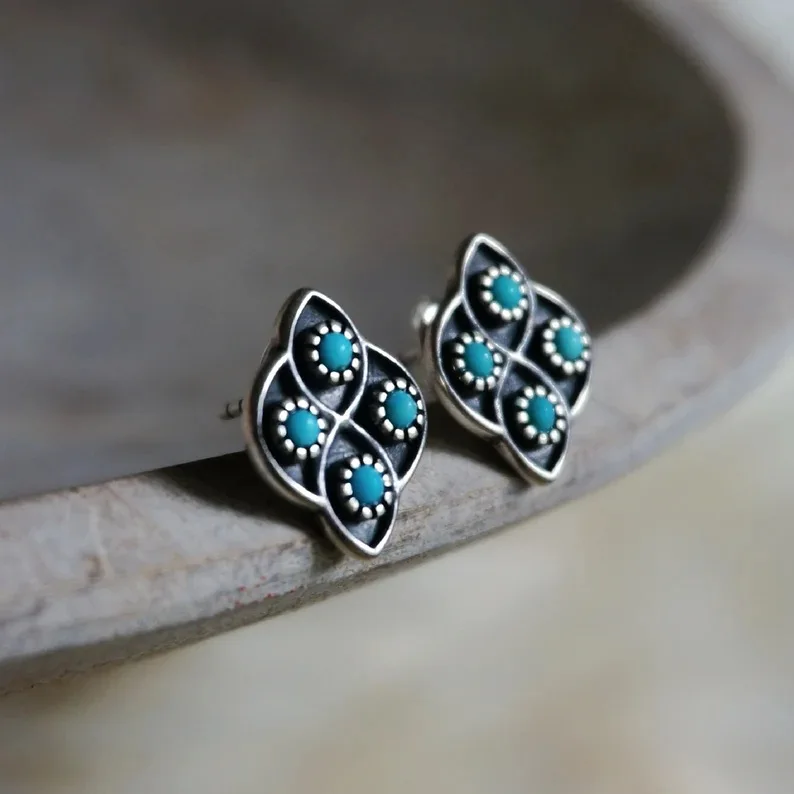 Retro Gorgeous Retro Women's Silver Earrings, Multi-color Turquoise Round Earrings, National Personality and Novelty
Retro Gorgeous Retro Women's Silver Earrings, Multi-color Turquoise Round Earrings, National Personality and Novelty