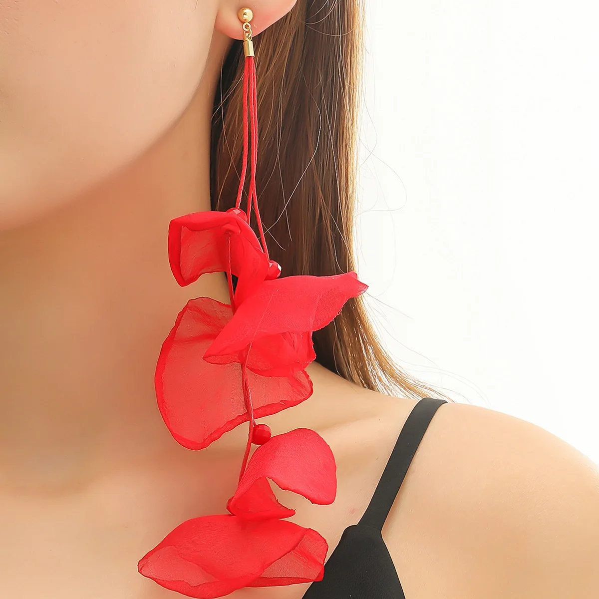New Exaggerated Earrings Flower Earrings Long Red Fabric Petal Earrings Elegant Flower Riginal And Funny Earrings For Women
New Exaggerated Earrings Flower Earrings Long Red Fabric Petal Earrings Elegant Flower Riginal And Funny Earrings For Women