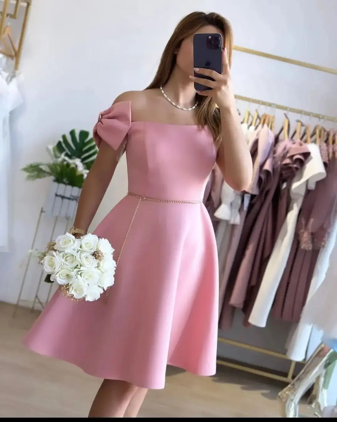 2023 New Pink Satin Short Prom Dresses Boat Neck Pleated Bow Knee Length Simple Party Dresses
2023 New Pink Satin Short Prom Dresses Boat Neck Pleated Bow Knee Length Simple Party Dresses