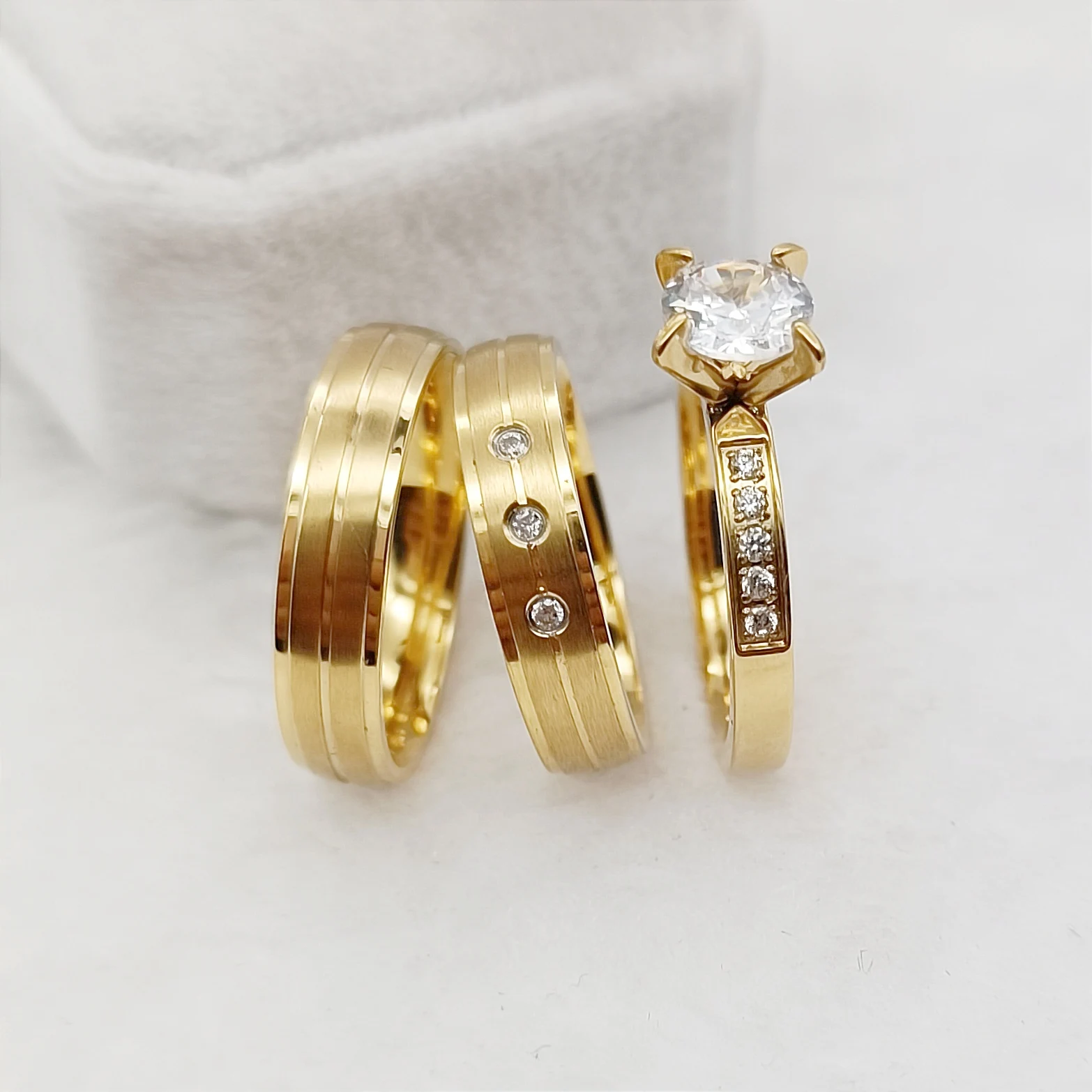 Designer 3pcs Wedding Engagement Rings Sets For Men and Women 18k Gold Plated Jewery cz Diamond Couples Ring
Designer 3pcs Wedding Engagement Rings Sets For Men and Women 18k Gold Plated Jewery cz Diamond Couples Ring